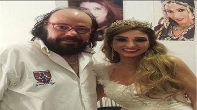 طلعت زكريا يزور أبطال مسرحية 