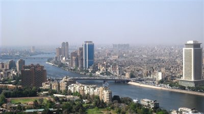 توقعات الطقس ليوم الجمعة: محافظات تسجل درجات حرارة فوق الـ40