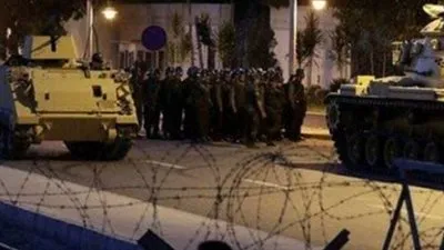 عاجل.. مروحيات الجيش التركى تقصف مقر المخابرات العسكرية