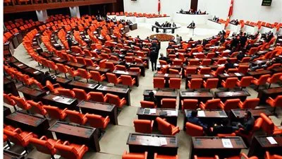 انفجار قنبلة في البرلمان التركي