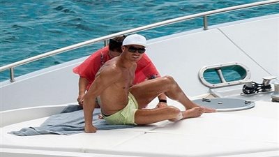 سعر إيجار يخت ميسي ورونالدو في اليوم الواحد.. الدون أغلى