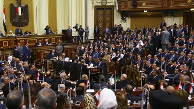 ننشر الزيادات المتوقعة على المنتجات في قانون القيمة المضافة (السجائر والبنزين والمياه الغازية)