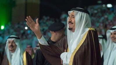 بمناسبة زيارته لمصر.. الملك سلمان يصرف مكافأة مالية لهؤلاء
