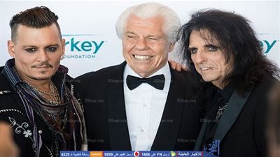 جونى ديب يتجاوز أحزانه بحفل خيري لصالح ضعاف السمع