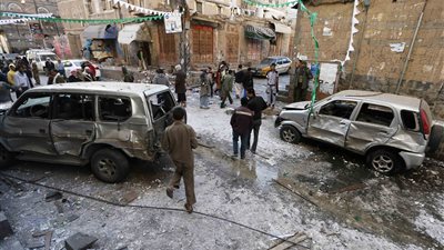 تنظيم القاعدة يتبنى تفجيرين انتحاريين في «حضرموت» شرق اليمن
