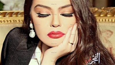 نشطاء يتداولون صورة قديمة لشريهان بالمايوه في حمام السباحة 