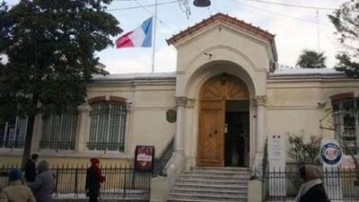 فرنسا تعيد فتح قنصليتها في تركيا 