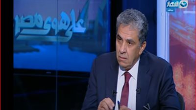 وزير البيئة يكشف أسباب اقتراب أسماك القرش من الشواطئ المصرية (فيديو)