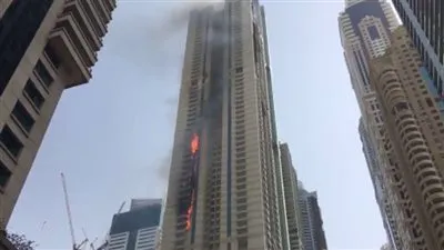  حريق يندلع في ناطحة سحاب بدبي