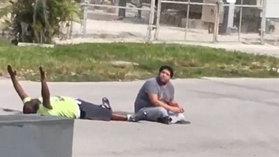 الشرطة تطلق النار على شاب أسود أثناء معالجته لمريض في فلوريدا