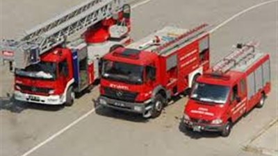 20 سيارة إطفاء للسيطرة على حريق مصنع بـ