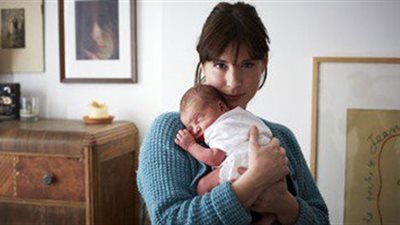 لا تداعب الرضع بالهز.. يسبب تورمات دموية فى أدمغة الأطفال