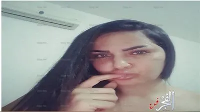 سما المصري تغني عارية داخل 
