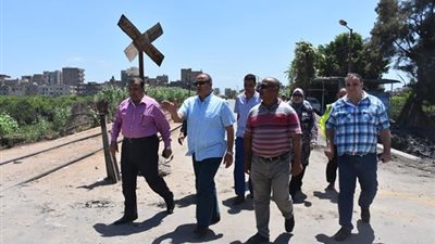 محافظ البحيرة: إنهاء أعمال تطوير مزلقان 