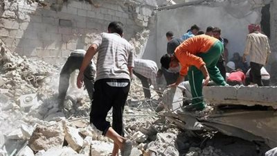 عشرات القتلى والجرحى في قصف عنيف على أحياء إدلب