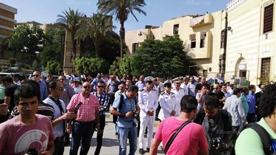 وصول جثمان حكمدار القاهرة لمسجد السيدة نفيسة (صور)