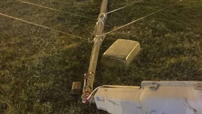 سقوط عمود إنارة حديقة يسبب كسراً بجمجمة طفلة وحالتها خطرة