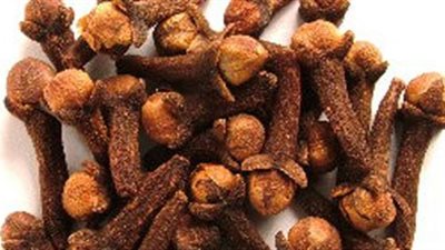 القرنفل أسرع طريقة لزيادة كثافة الحواجب