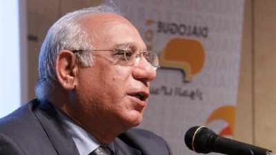 نادر نور الدين يستنكر السماح لإثيوبيا بالتفتيش على شركات الدواء المصرية