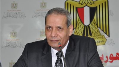 أوائل الثانوية العامة يخطئون في اسم وزير التعليم على الهواء