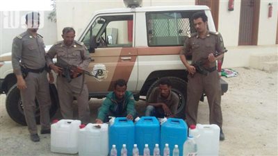  شرطة عفراء تطيح بمروجي خمور من جنسية إفريقية