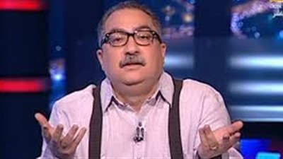 إبراهيم عيسى لـ رئيس البرلمان: كفاكم عصفًا بالدستور وتحنيطًا لمواده