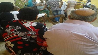 ازدحام أمام مكتب تظلمات الثانوية العامة ببني سويف