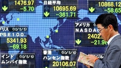 ارتفاع الين يدفع المؤشرات اليابنية لمزيد من التراجعات