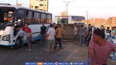 اصطدام حافلة بسيارة نصف نقل في المنوفية (صور)