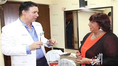 إيمان البحر يغنى لعزيزه ونسمه على شط اسكندرية وناصر جبار فى دمنهور (صور)