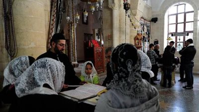 صحيفة بريطانية: مؤيدو أردوغان المتطرفون هاجموا المسيحيين بعد الانقلاب 