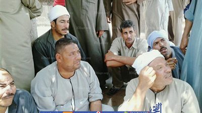 عمال الإدارة التعليمية بكفر الشيخ يتظاهرون أمام 