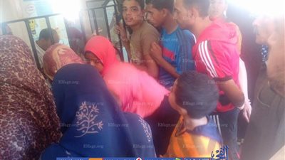 فض تجمهر الأهالي أمام مكتب بريد العصلوجي بسبب استيلاء موظفة على 5 مليون جنيه من اموالهم (صور)