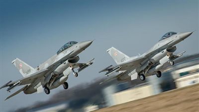 توترات في البلطيق.. بولندا تجبر طائرة روسية على الهبوط وتحتجز الطيار