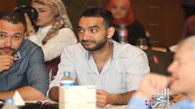 نادر حمدي يهنئ رامي جمال بألبومه الجديد (فيديو)