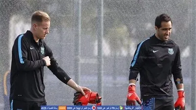 صراع شرس بين برافو وشتيجن على حراسة عرين برشلونة