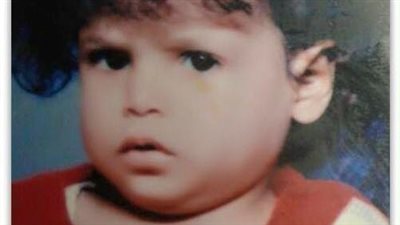 مذيعة شهيرة تنشر صورتها وهي طفلة في محاولة لمعرفة أهلها: 