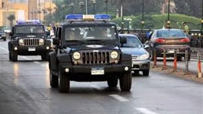 شرطي يحاول الانتحار بعد محاولة مسجون الهروب منه بأسيوط 