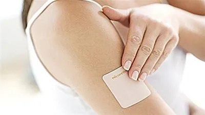  نصائح فعالة لإزالة اللصقات الطبية من على الظهر دون ألم
