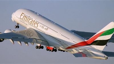 طائرة إماراتية تتعرض لحادث أثناء هبوطها في مطار دبي