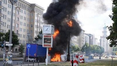 انفجار عبوة ناسفة أمام مقهى في ألمانيا