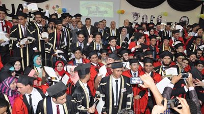 رئيس جامعة كفر الشيخ لخريجي 