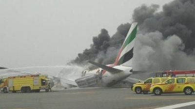 فيديو مجمع.. تفاصيل حادثة الطائرة التابعة لـ