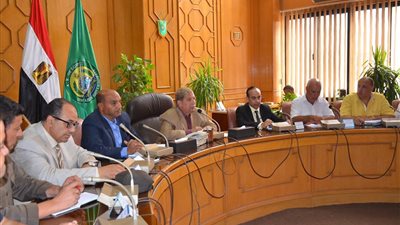 محافظ الإسماعيلية : النزول بمجموع القبول للثانوى العام إلى 218 درجة بدلا من 220 درجة