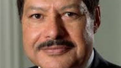 أول تعليق لمستشار 