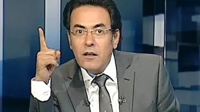 خيري رمضان ينعي 