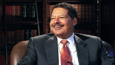 صحيفة تركية تنعي أحمد زويل 