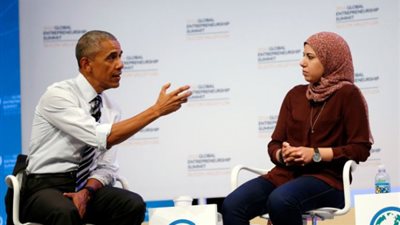 مي مدحت تتصدر غلاف مجلة 