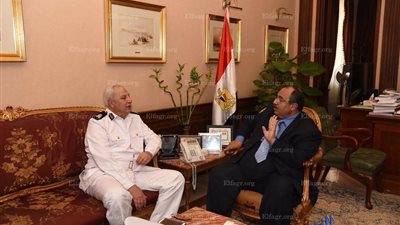 محافظ الإسكندرية: سنعمل ما يلزم لتحسين حركة المرور بداخل المحافظة 