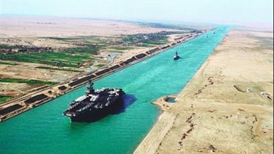 بعد عام من افتتاحها.. هل تحققت تنبؤات خبراء الاقتصاد بشأن قناة السويس الجديدة؟